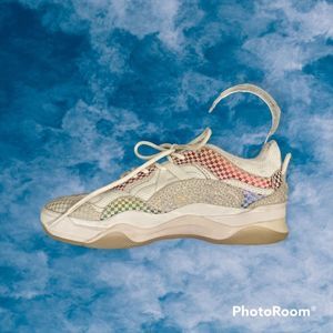 🥳HP 12/18🥳 Kids Vans Size 3.5…equivalent to Woman’s 5